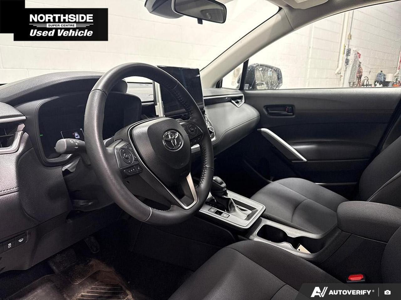 2026 Toyota Corolla Cross LE AWD Photo