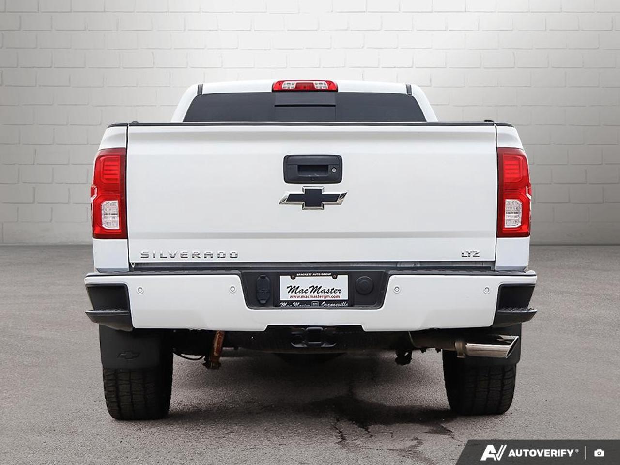 2018 Chevrolet Silverado 1500 Double Cab Standard Box 4-Wheel Drive LTZ w/2LZ Photo3
