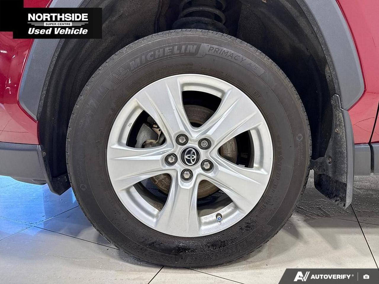 2021 Toyota RAV4 XLE AWD Photo