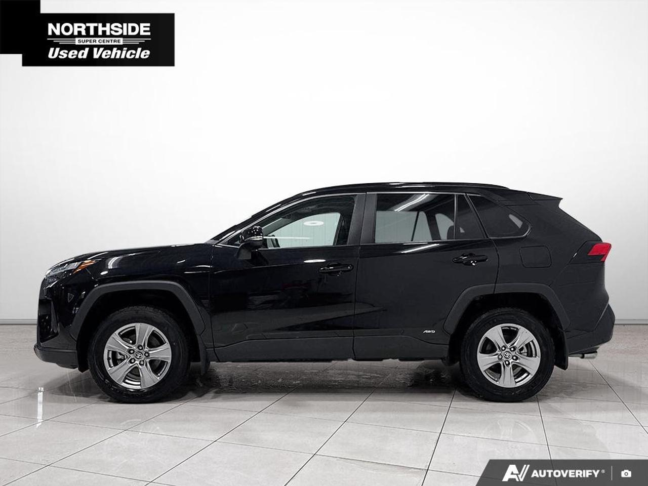 2024 Toyota RAV4 Hybrid XLE AWD Photo2