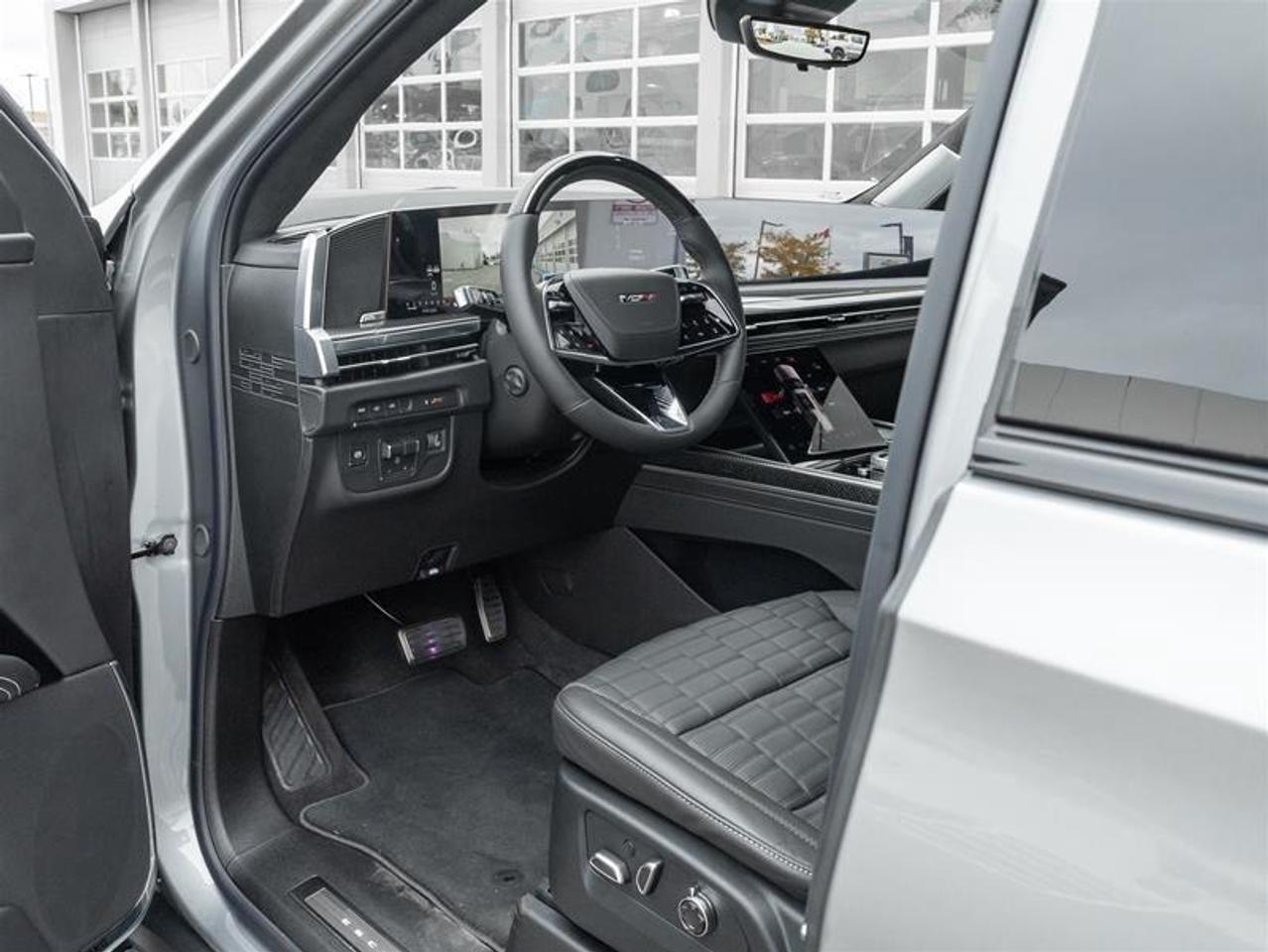 2027 Cadillac Escalade ESV V-Series 4dr 4x4 Photo