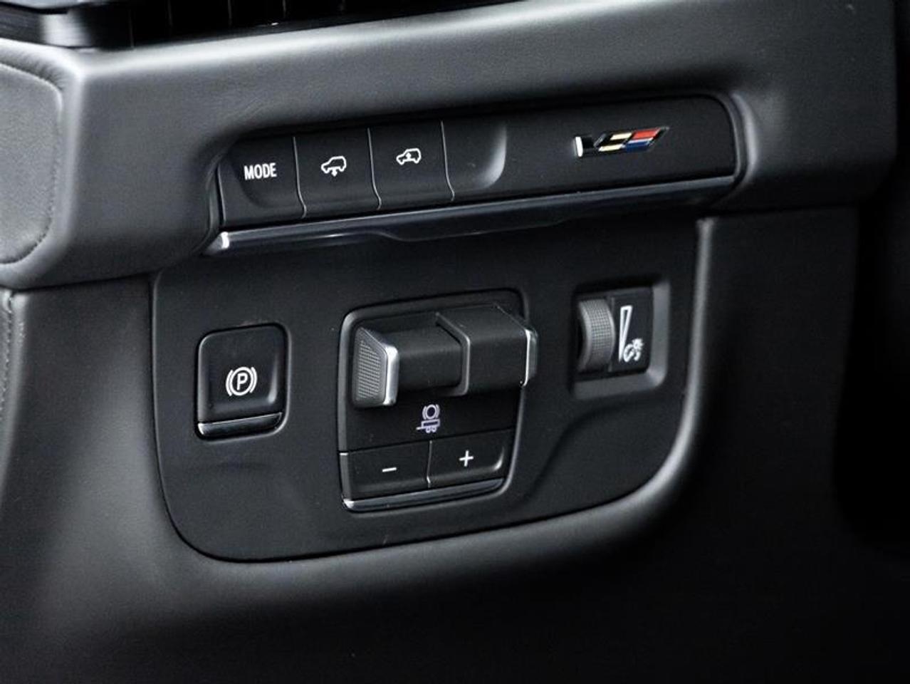 2027 Cadillac Escalade ESV V-Series 4dr 4x4 Photo