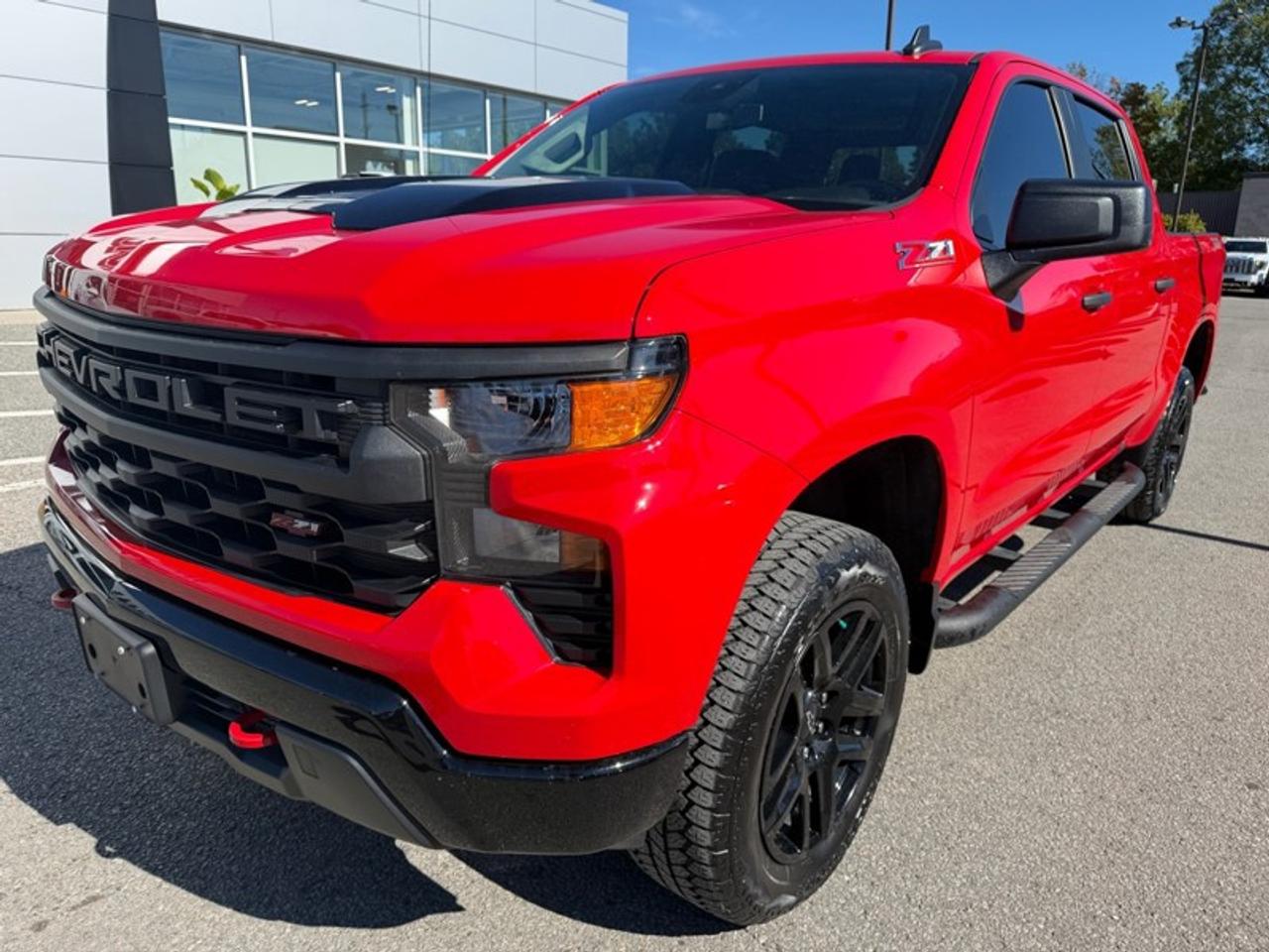 2024 Chevrolet Silverado 1500 Crew Cab Short Box 4-Wheel Drive Custom Trail Boss Photo5
