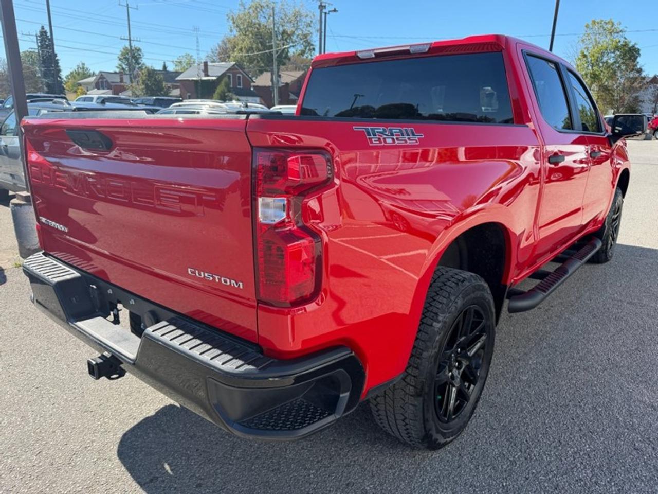 2024 Chevrolet Silverado 1500 Crew Cab Short Box 4-Wheel Drive Custom Trail Boss Photo