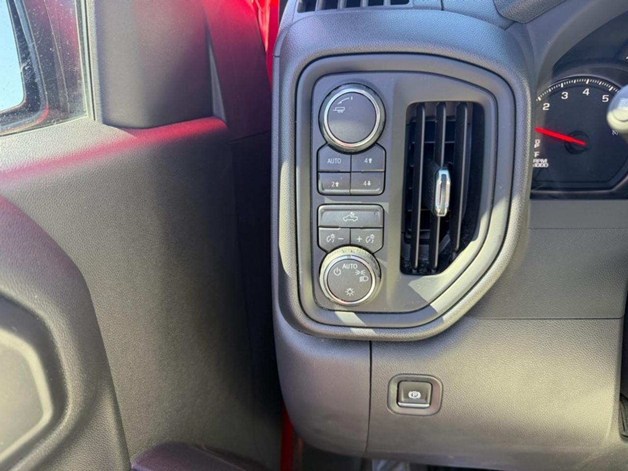2024 Chevrolet Silverado 1500 Crew Cab Short Box 4-Wheel Drive Custom Trail Boss Photo