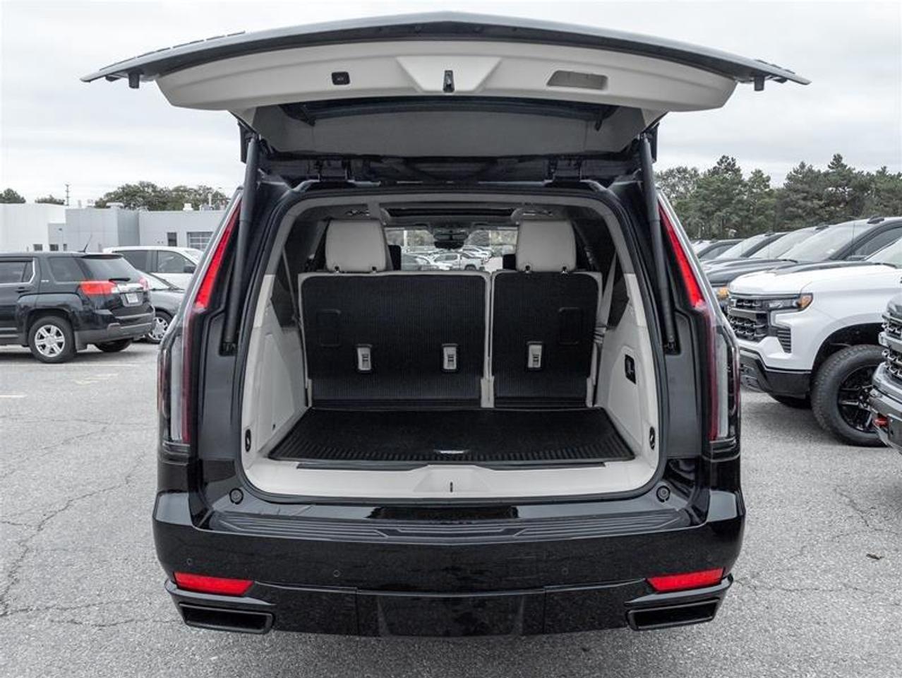 2024 Cadillac Escalade ESV Sport Platinum 4dr 4x4 Photo
