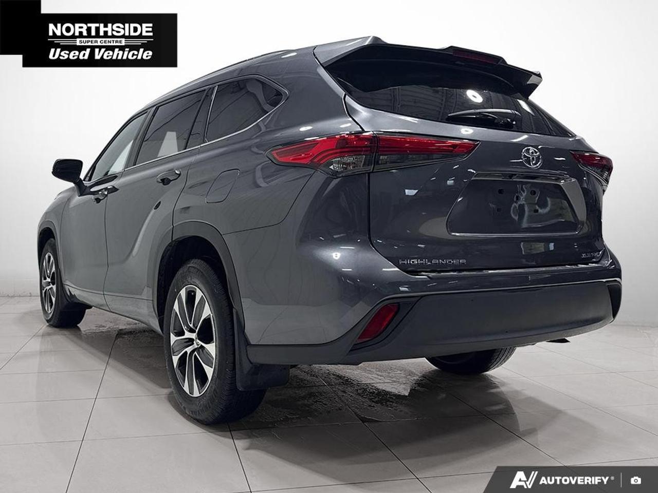 2021 Toyota Highlander XLE AWD Photo