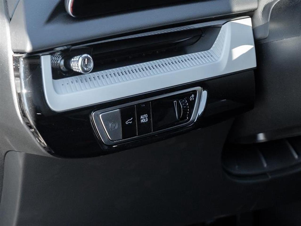 2027 Cadillac OPTIQ Luxury 4dr Photo