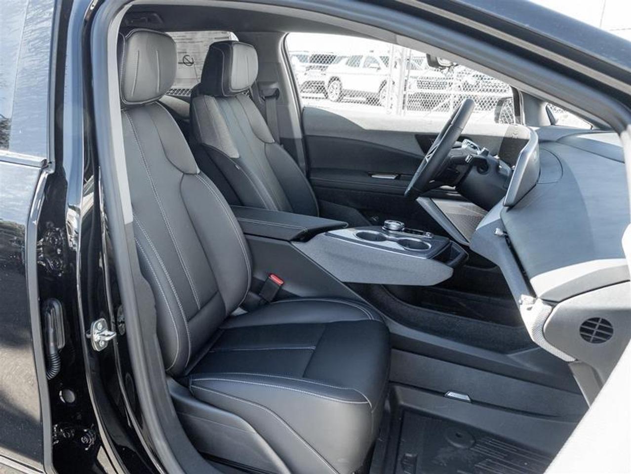 2027 Cadillac OPTIQ Luxury 4dr Photo