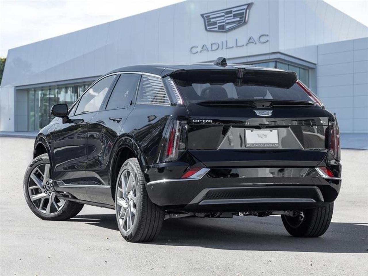 2027 Cadillac OPTIQ Luxury 4dr Photo4