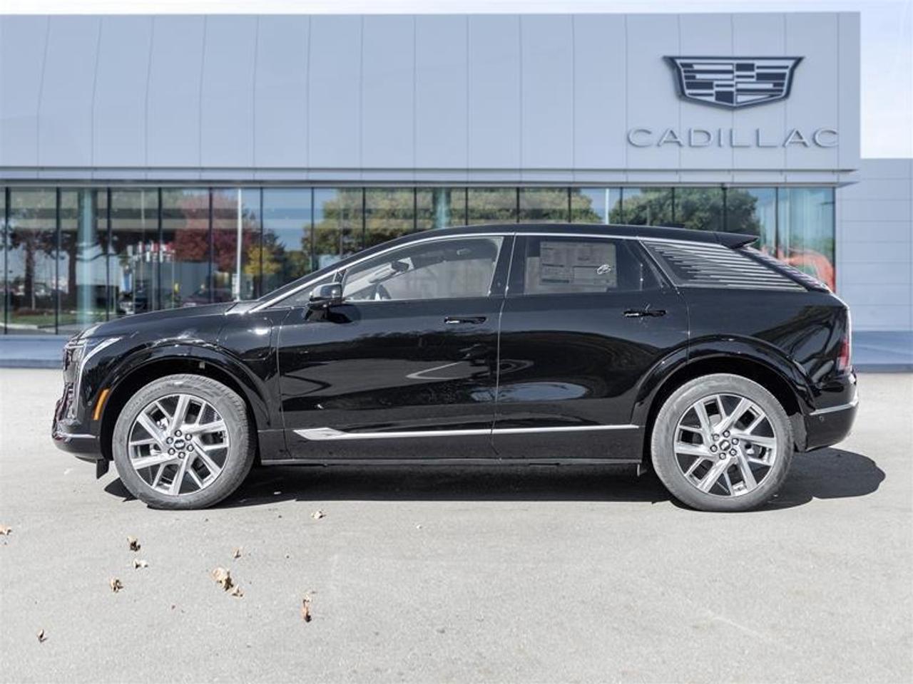 2027 Cadillac OPTIQ Luxury 4dr Photo2