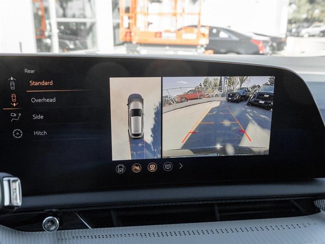 2027 Cadillac OPTIQ Luxury 4dr Photo