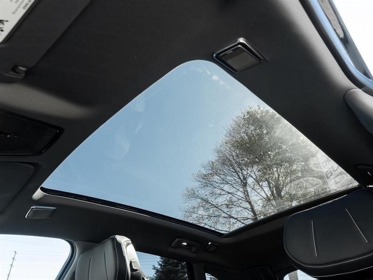 2027 Cadillac OPTIQ Luxury 4dr Photo