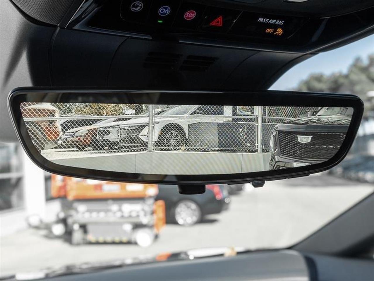 2027 Cadillac OPTIQ Luxury 4dr Photo