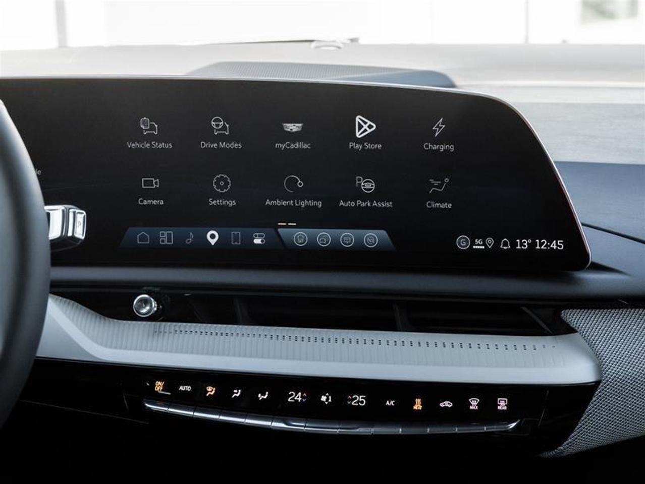 2027 Cadillac OPTIQ Luxury 4dr Photo