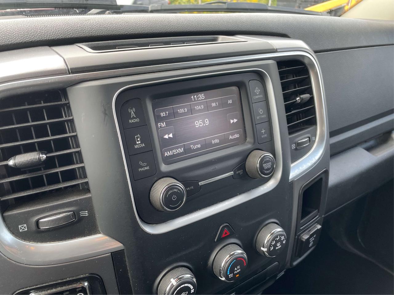 2023 RAM 1500 SLT/HEMI PWR/TOW BOSS/ALLOYS/WE FINANCE ALL CREDIT Photo