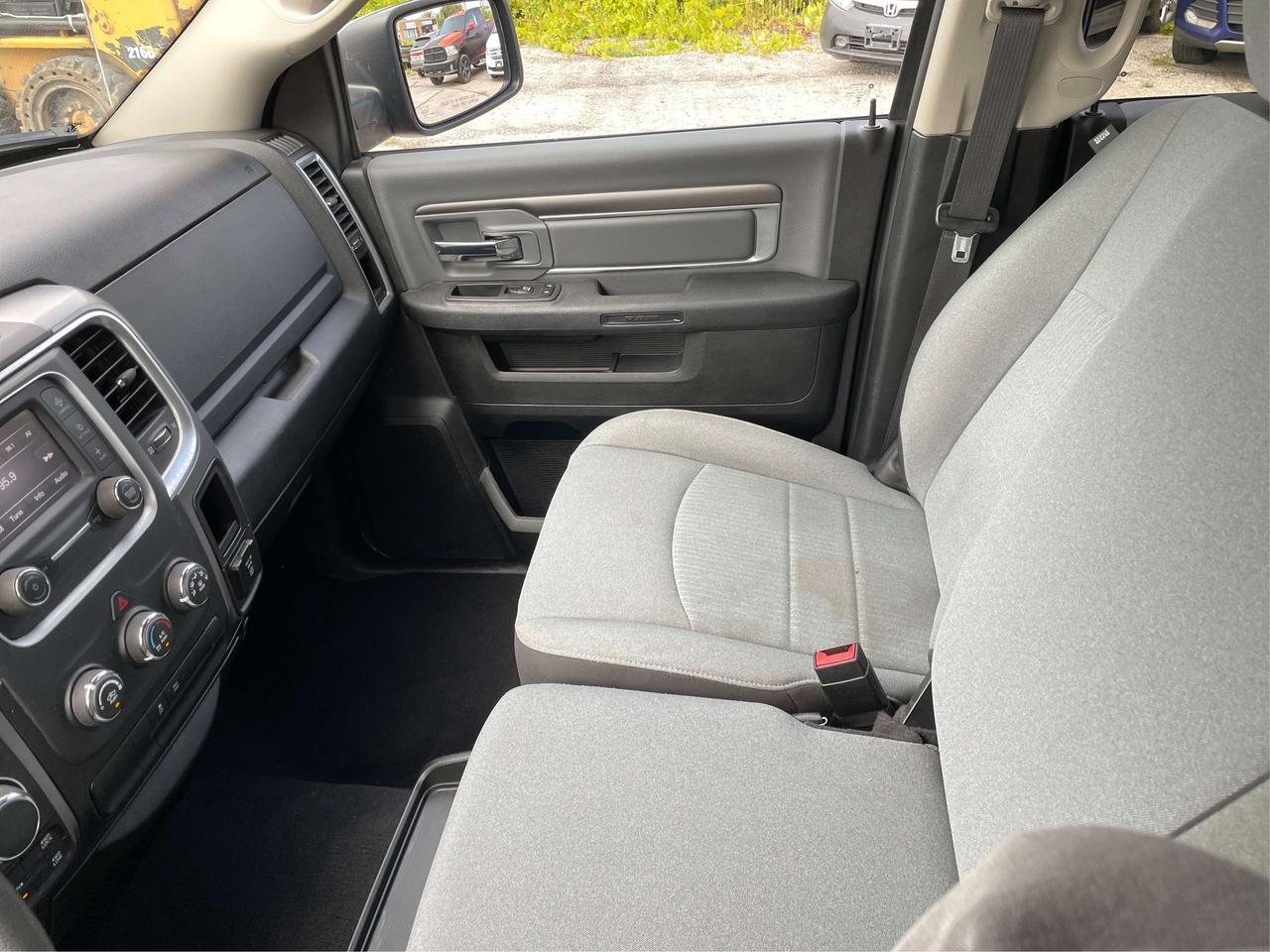 2023 RAM 1500 SLT/HEMI PWR/TOW BOSS/ALLOYS/WE FINANCE ALL CREDIT Photo