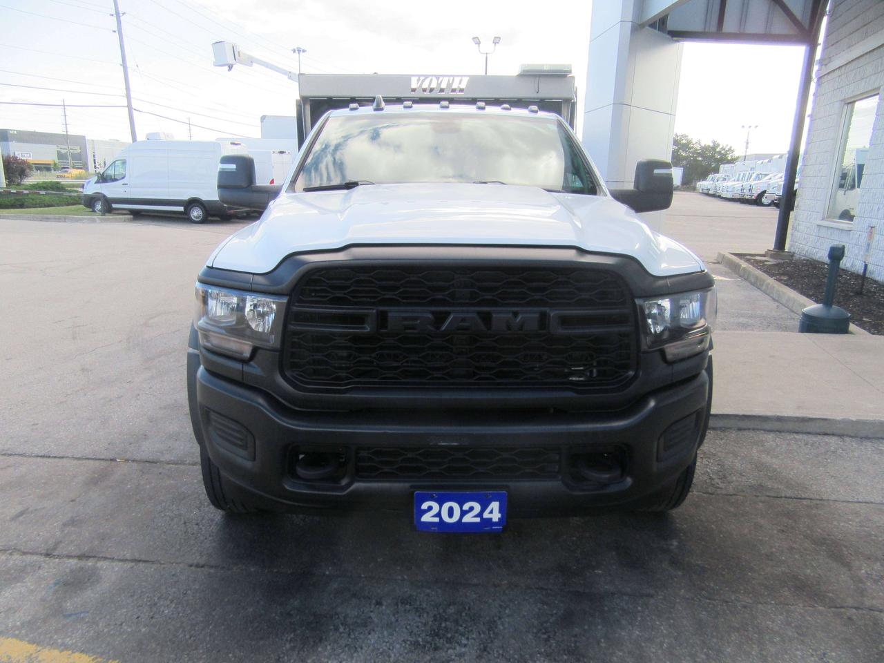 2024 RAM 5500 CREW CAB HD 4X4 DIESEL 12FT STEEL DUMP BOX Photo