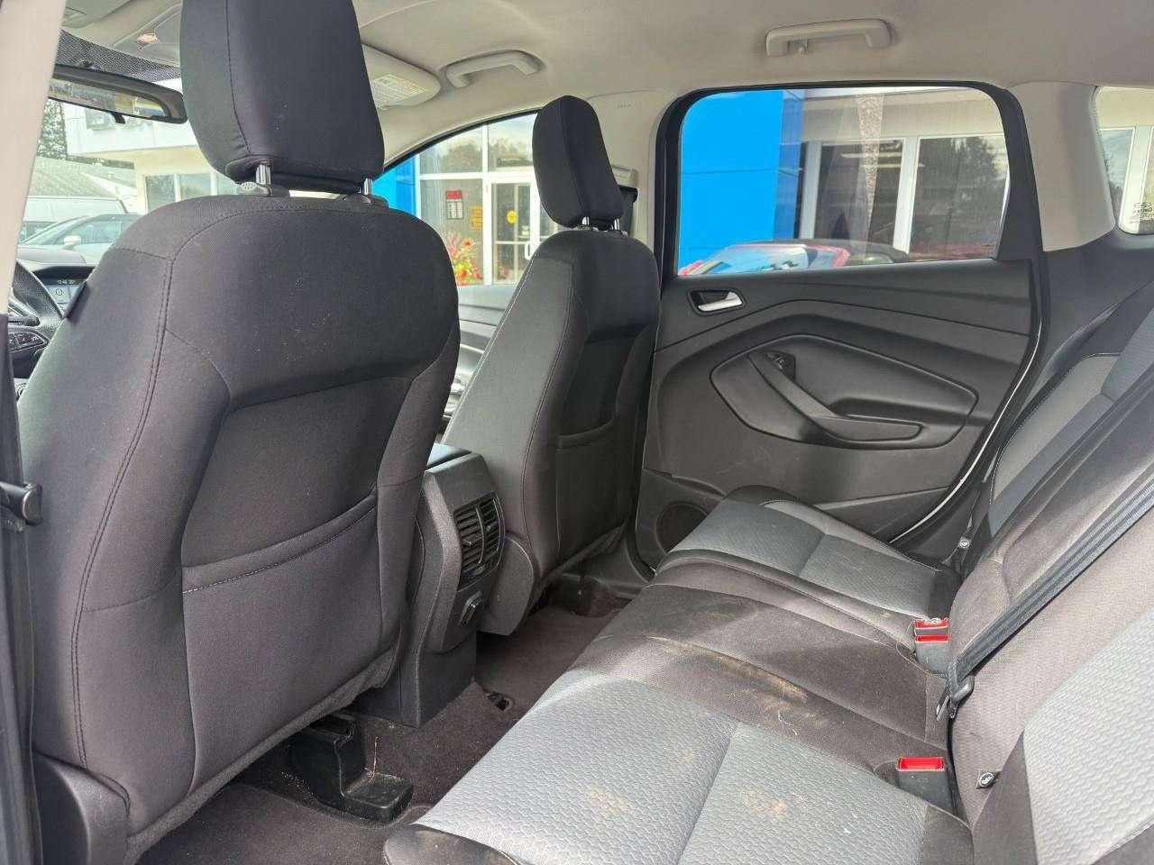 2019 Ford Escape ALL WEATHER MATS. KEYLESS ENTRY/ KEY PAD. REMOTE START. HEATED WIPER PARK. HEATED FRONT SEATS. CERTIFIED. Photo