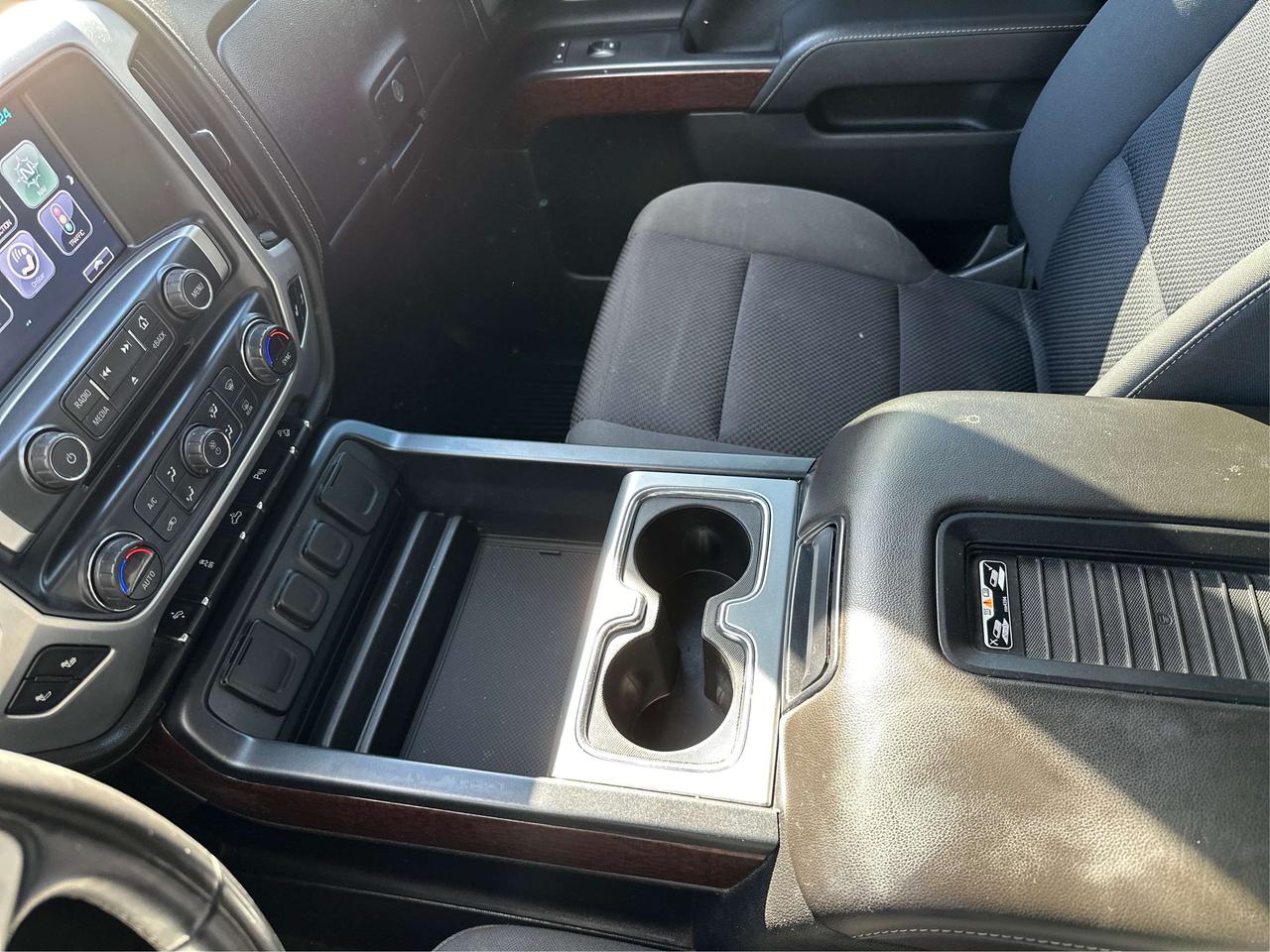 2017 GMC Sierra 1500 SLE/Z71/ELEVATION/V8/AWD/WE FINANCE ALL CREDIT! Photo