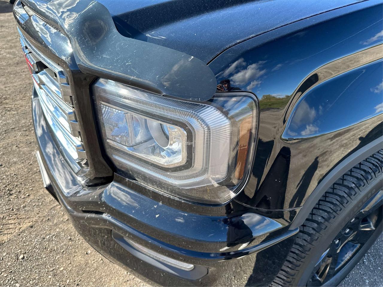 2017 GMC Sierra 1500 SLE/Z71/ELEVATION/V8/AWD/WE FINANCE ALL CREDIT! Photo