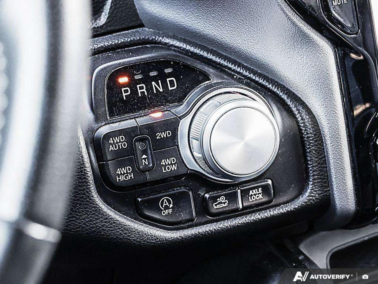2023 RAM 1500 NIGHT CREW, 5.7L HEMI V8, 4X4, ALLOYS, LEATHER, HARMAN/KARDON, 1-OWNER, CERTIFIED PREOWNED! Photo