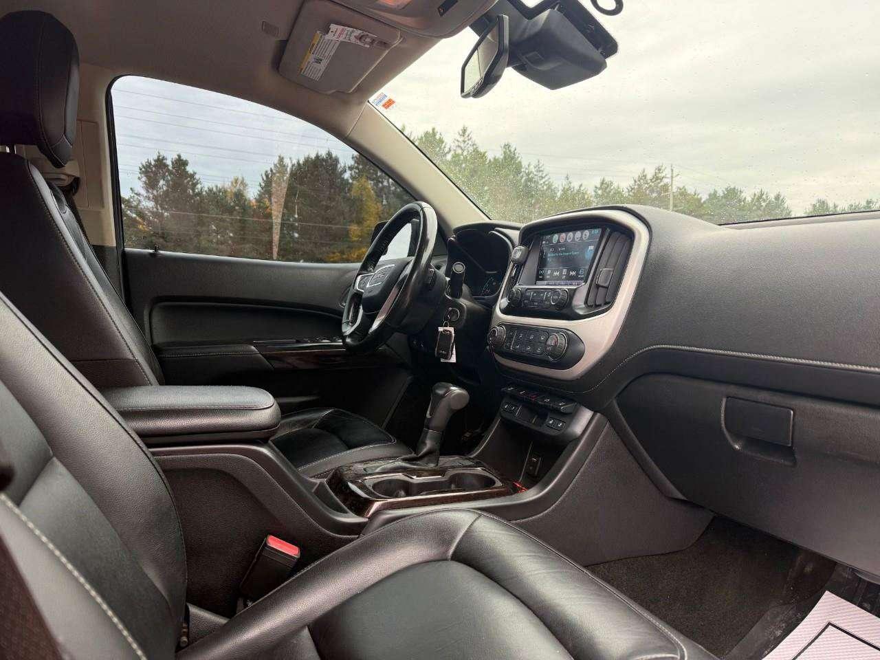 2018 GMC Canyon BRAY ORIGINAL. RUNNING BOARDS. BEDLINER. TONNEAU COVER. HEAVY DUTY TRAILERING PKG. CERTIFIED. Photo