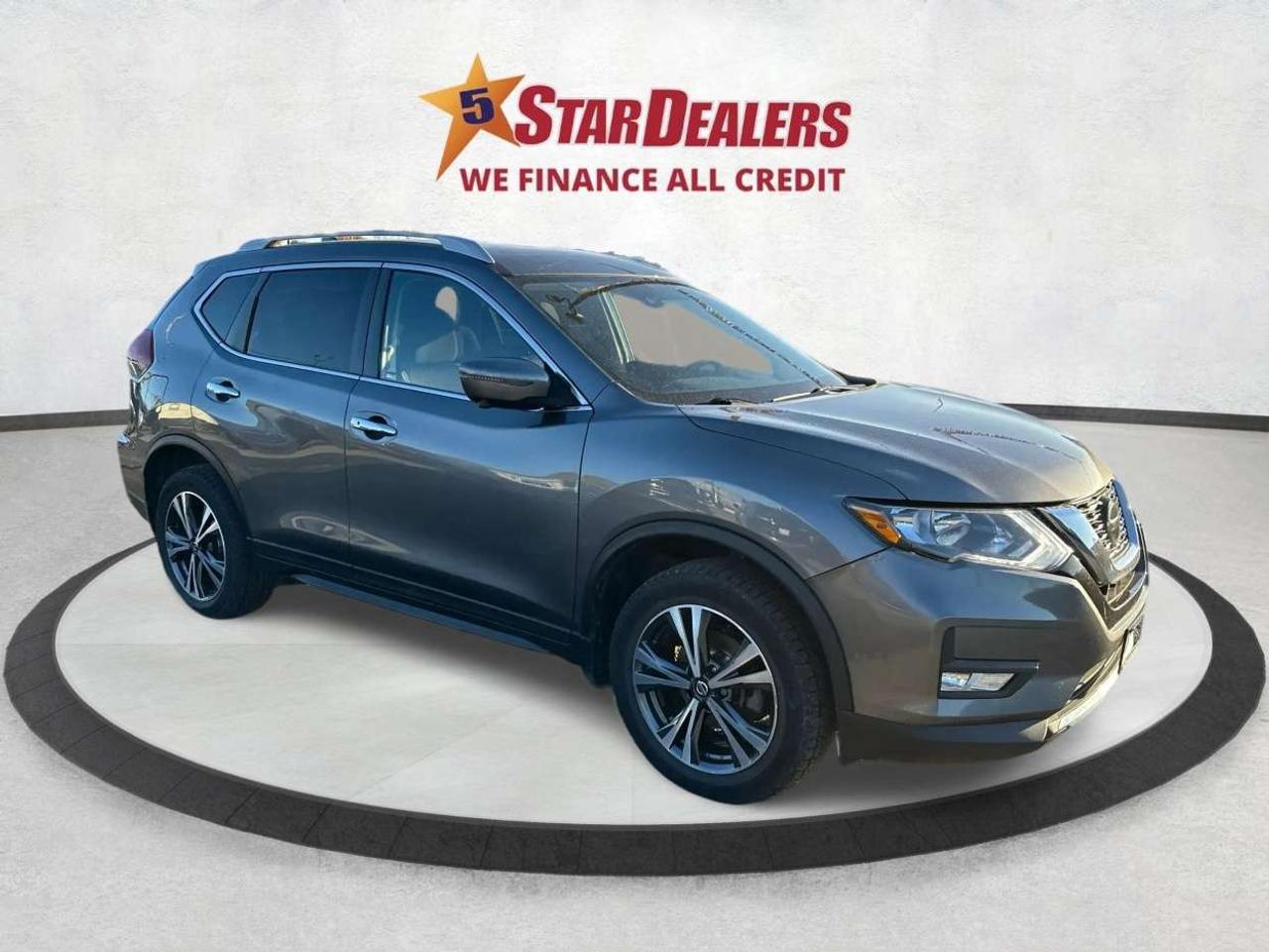 2019 Nissan Rogue SV/AWD/CARPLAY/ROOF/WINTER/WE FINANCE ALL CREDIT! Photo0