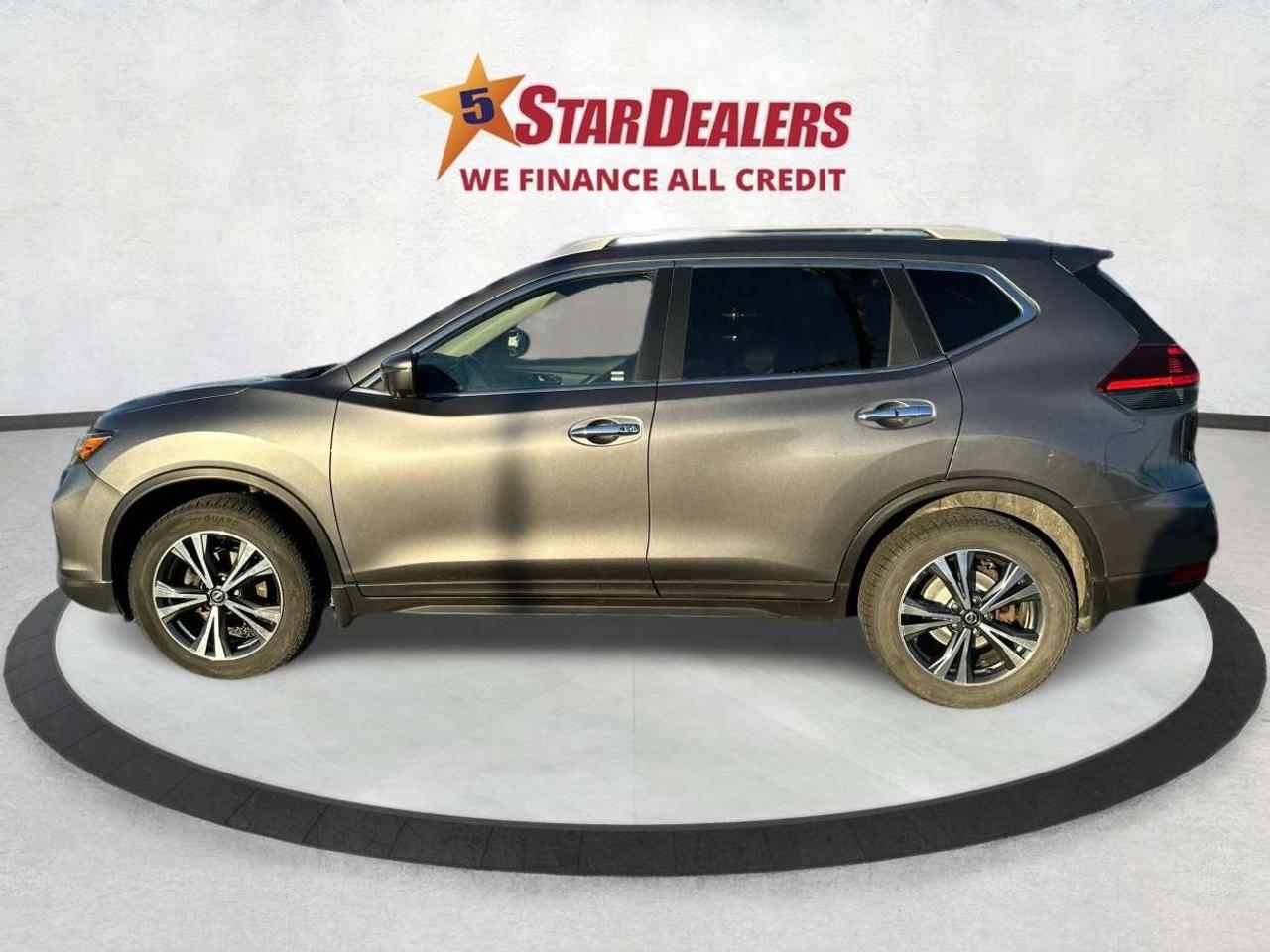 2019 Nissan Rogue SV/AWD/CARPLAY/ROOF/WINTER/WE FINANCE ALL CREDIT! Photo
