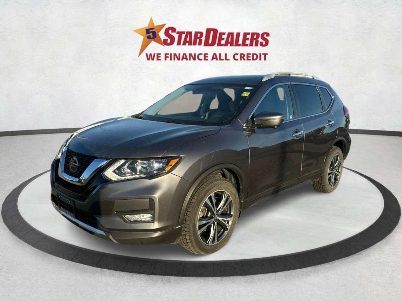 2019 Nissan Rogue SV/AWD/CARPLAY/ROOF/WINTER/WE FINANCE ALL CREDIT! Photo