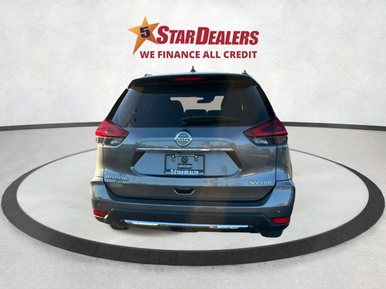 2019 Nissan Rogue SV/AWD/CARPLAY/ROOF/WINTER/WE FINANCE ALL CREDIT! Photo