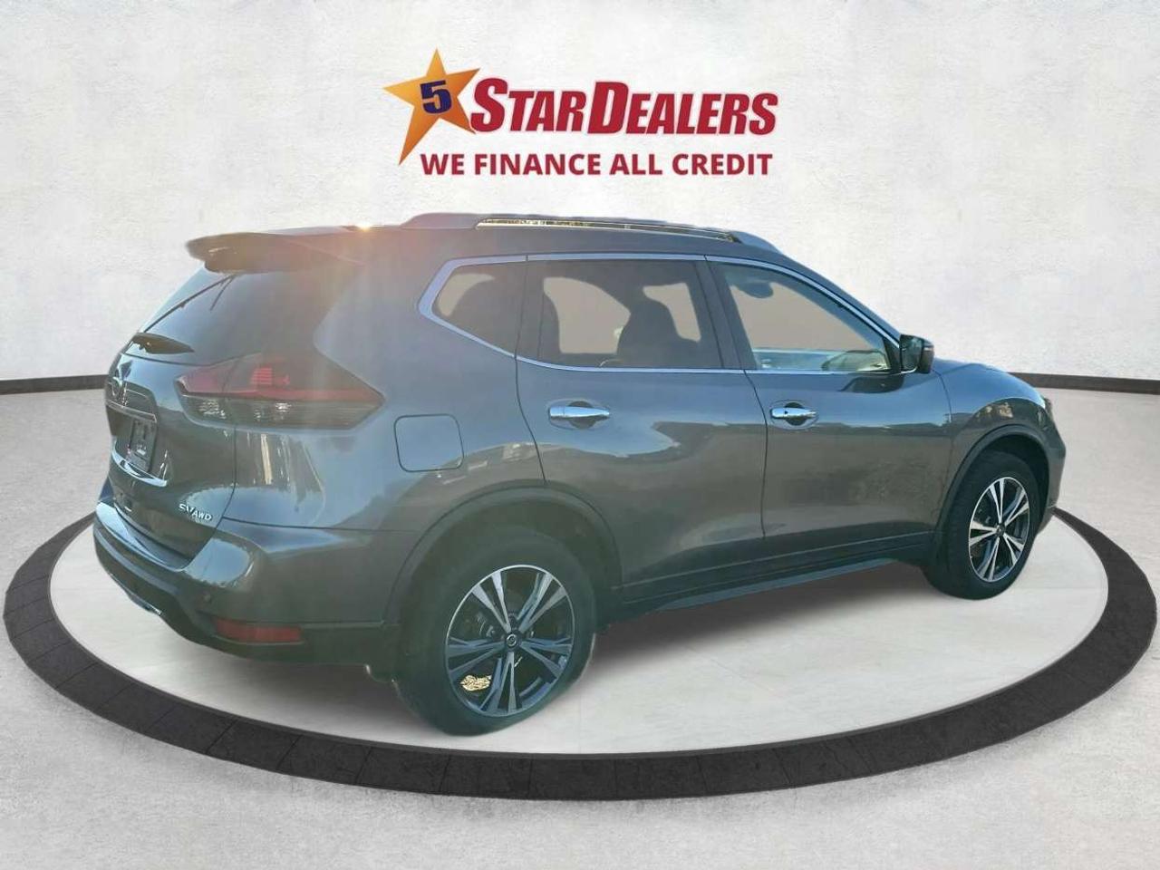 2019 Nissan Rogue SV/AWD/CARPLAY/ROOF/WINTER/WE FINANCE ALL CREDIT! Photo