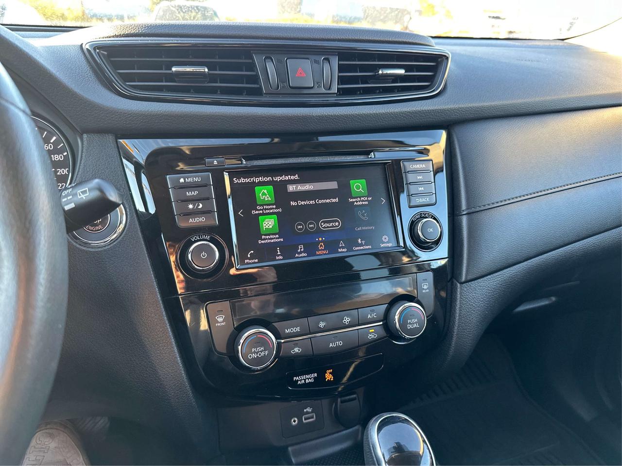 2019 Nissan Rogue SV/AWD/CARPLAY/ROOF/WINTER/WE FINANCE ALL CREDIT! Photo
