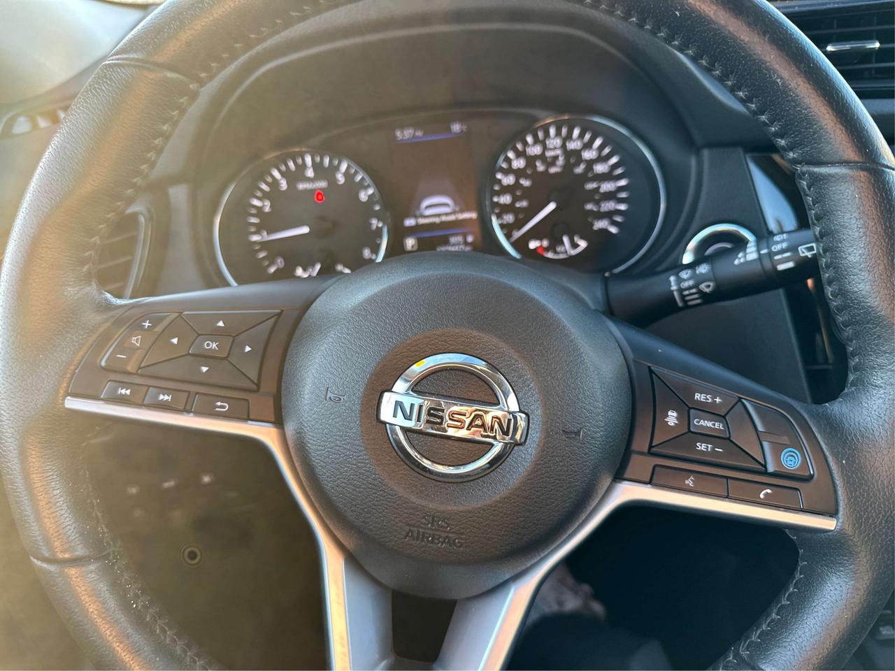 2019 Nissan Rogue SV/AWD/CARPLAY/ROOF/WINTER/WE FINANCE ALL CREDIT! Photo