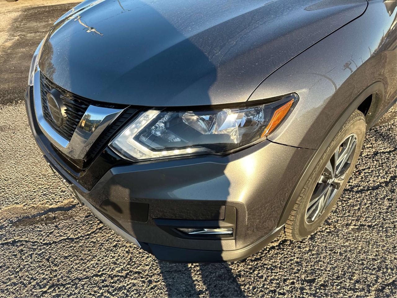 2019 Nissan Rogue SV/AWD/CARPLAY/ROOF/WINTER/WE FINANCE ALL CREDIT! Photo