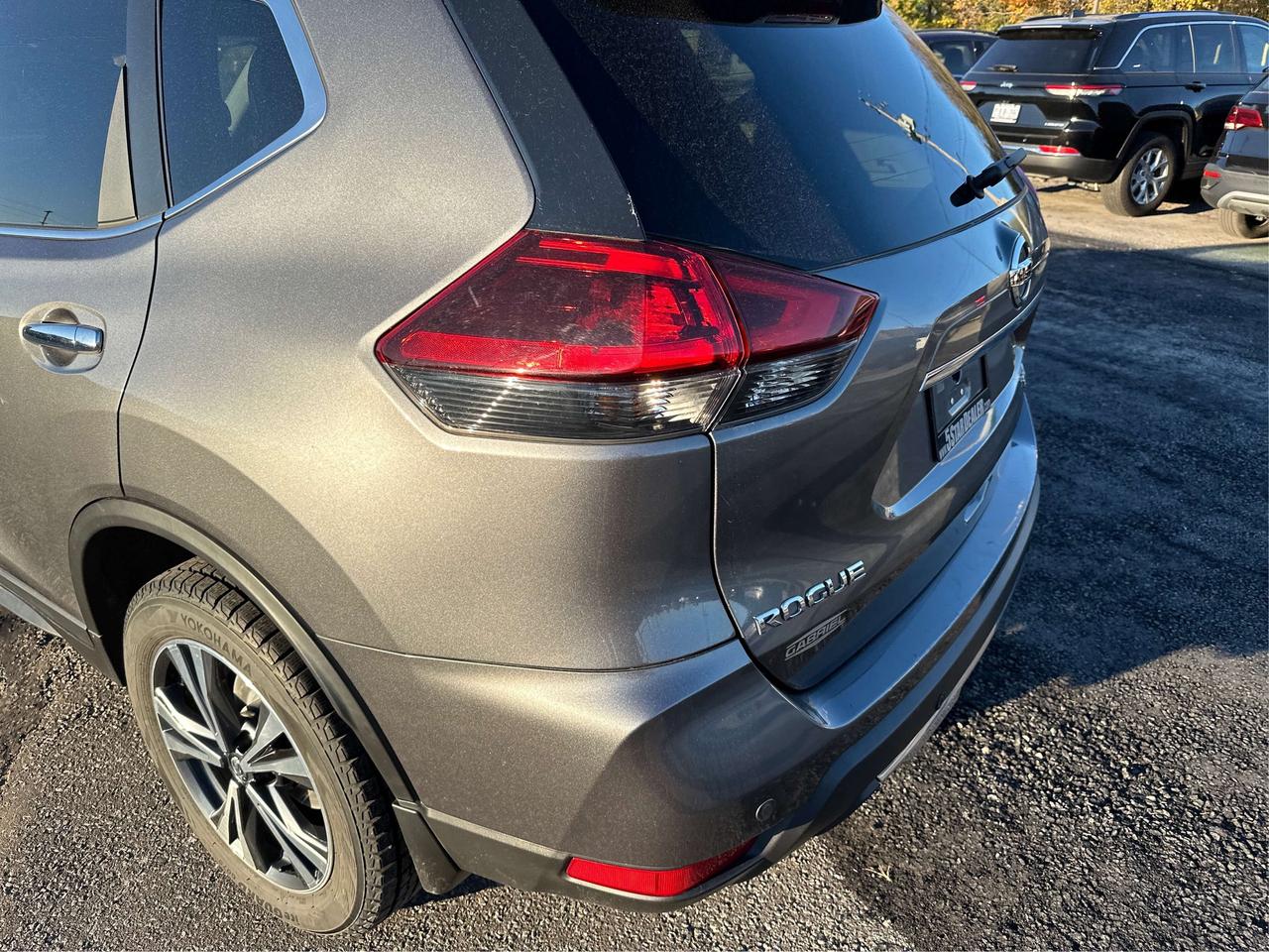 2019 Nissan Rogue SV/AWD/CARPLAY/ROOF/WINTER/WE FINANCE ALL CREDIT! Photo