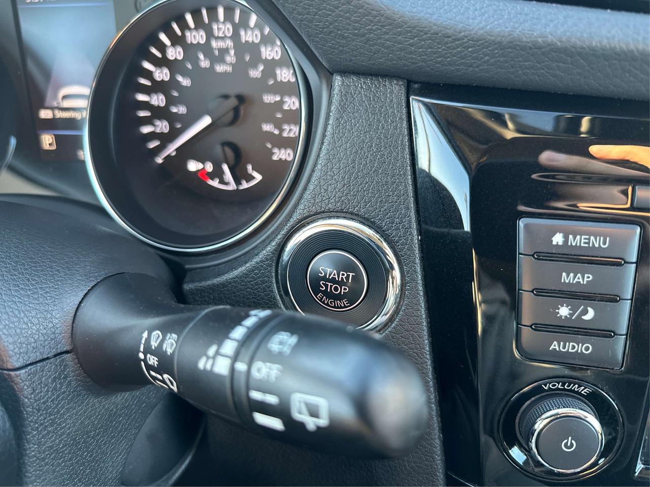 2019 Nissan Rogue SV/AWD/CARPLAY/ROOF/WINTER/WE FINANCE ALL CREDIT! Photo