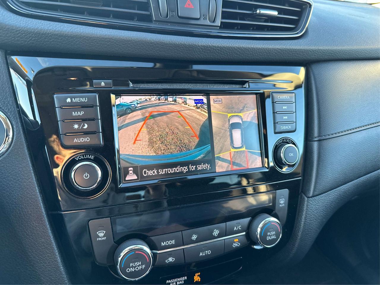 2019 Nissan Rogue SV/AWD/CARPLAY/ROOF/WINTER/WE FINANCE ALL CREDIT! Photo
