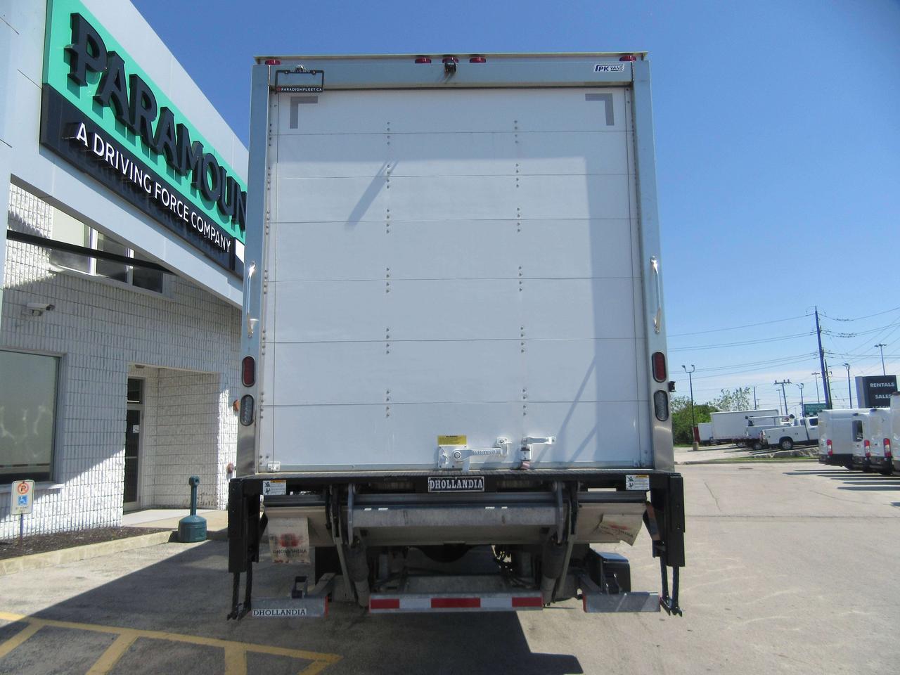 2023 Hino L7 WITH 26FT BOX LARGE ALUMINUM POWER LIFTGATE Photo3