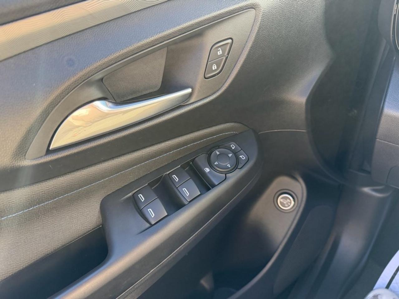 2025 Buick Envista FWD 4dr Sport Touring Photo