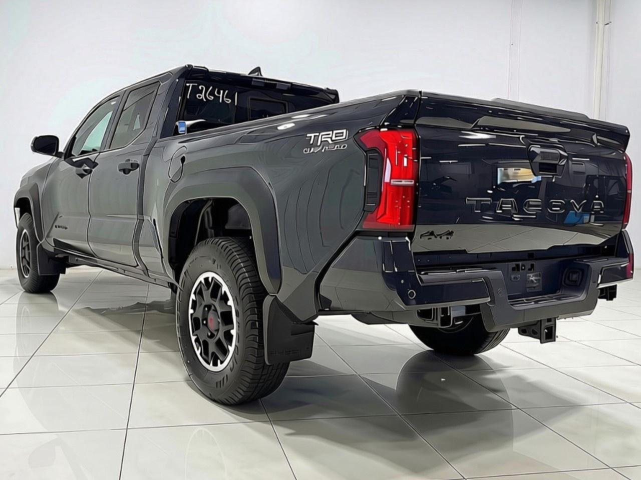 2026 Toyota Tacoma 4x4 Double Cab Auto Photo3