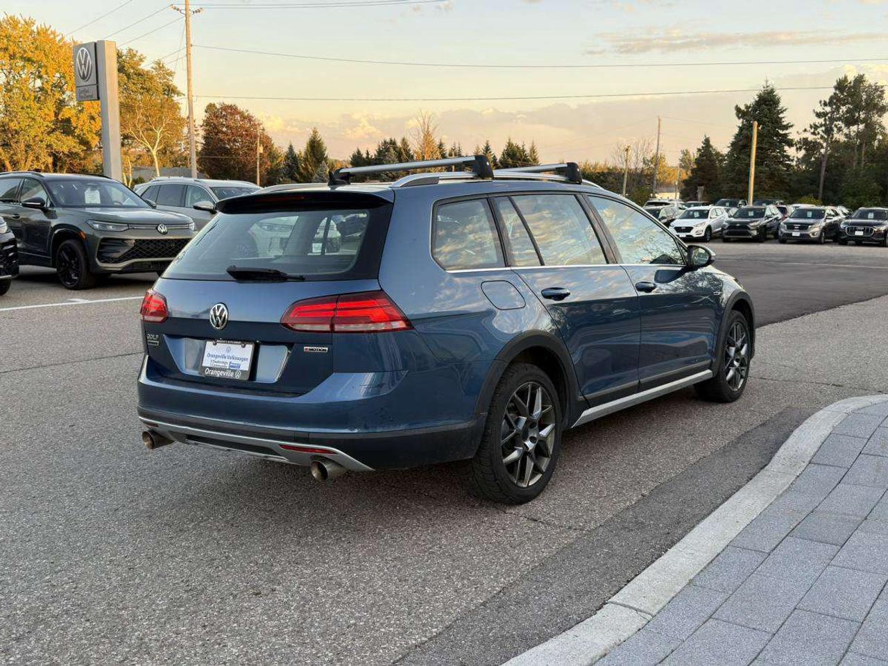2019 Volkswagen Golf  Photo