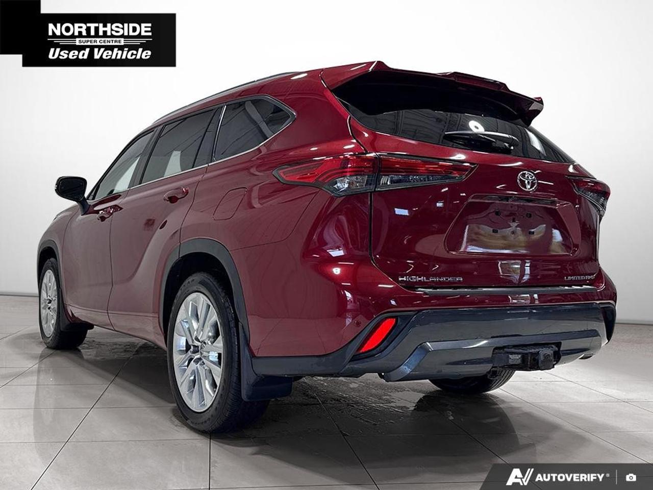 2023 Toyota Highlander LIMITED AWD Photo