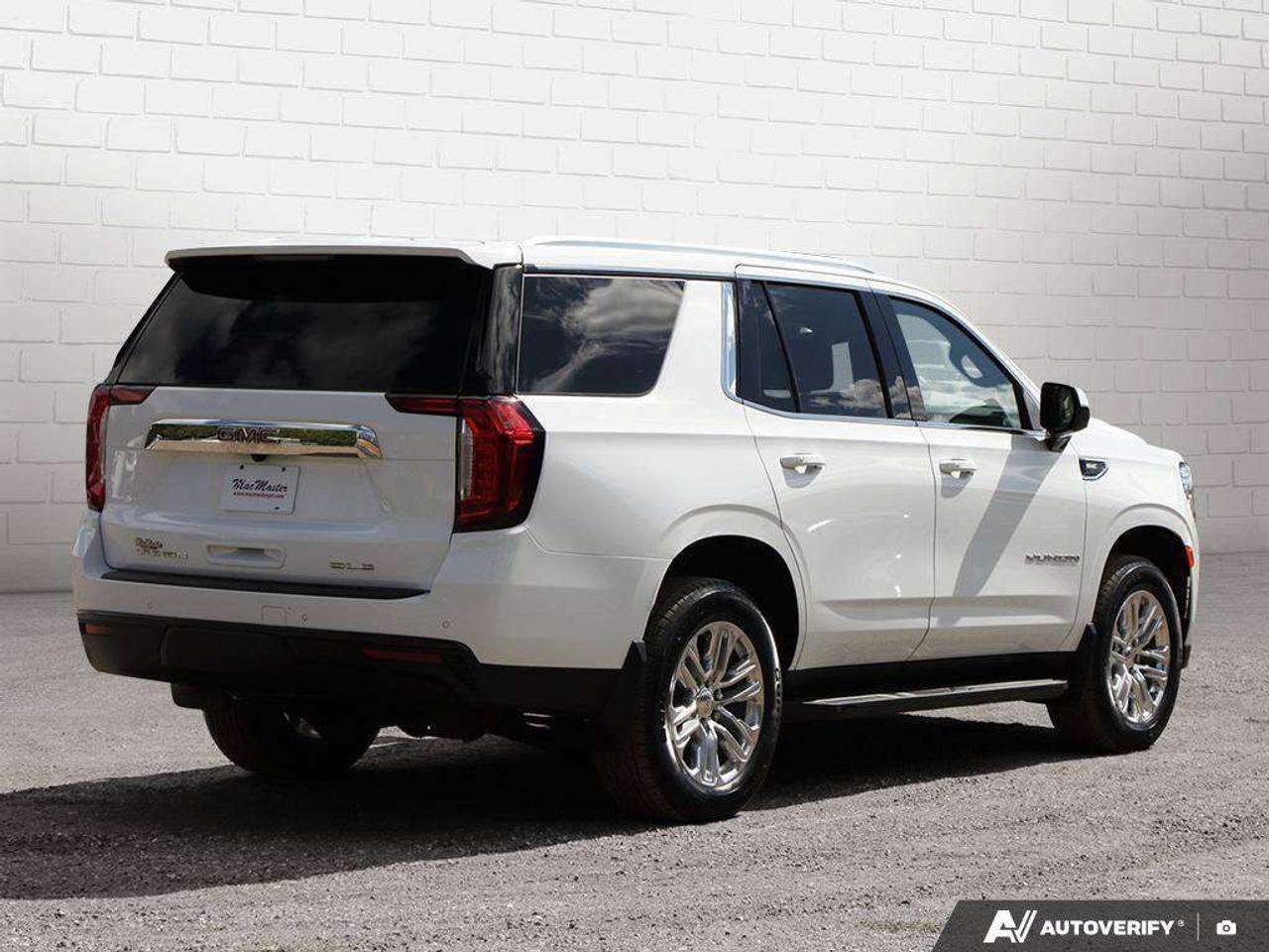 2023 GMC Yukon SLE, 5.3L V8, 4X4, ALLOYS, 8-PASSENGER, CLOTH, MACMASTER ORIGINAL, 1-OWNER, CERTIFIED PREOWNED! Photo4
