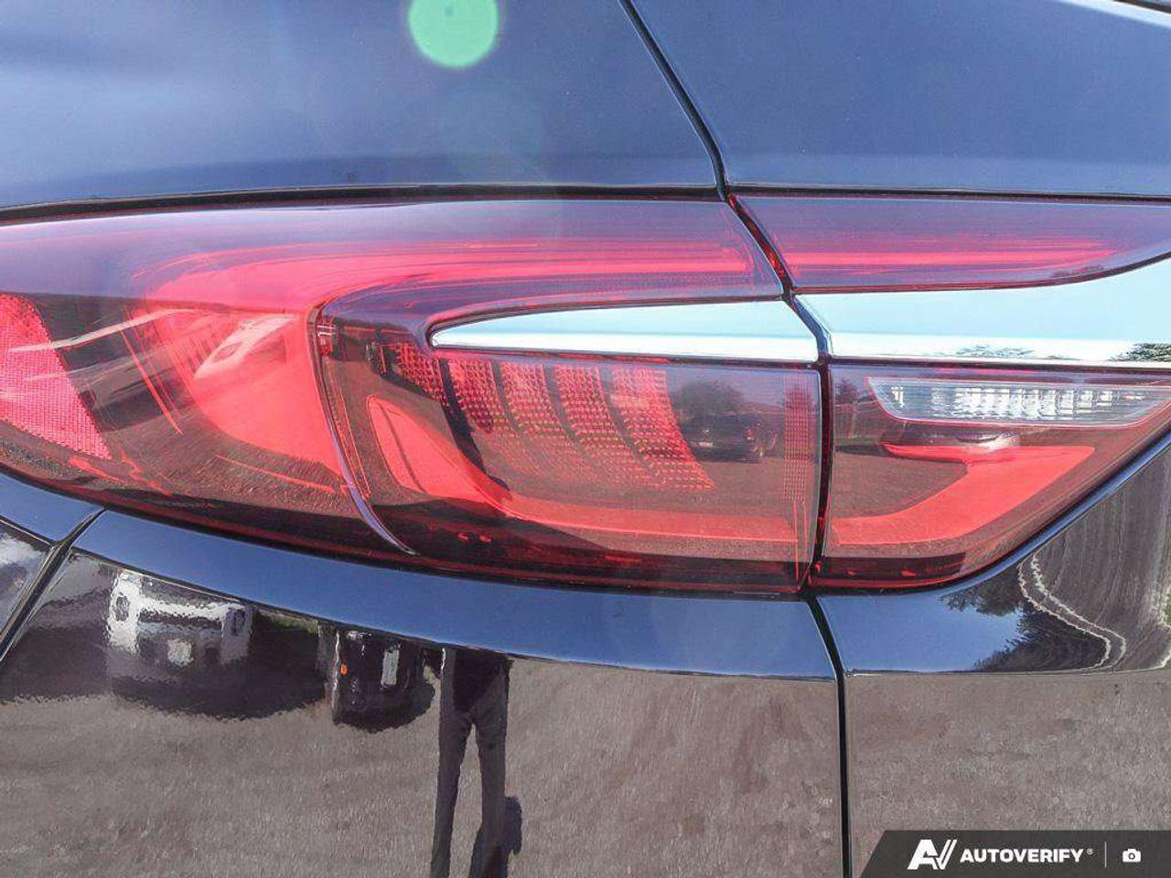 2021 Buick Enclave AVENIR, 3.6L V6, AWD, ALLOYS, LEATHER, 7-PASSENGER, NAVIGATION, CERTIFIED AS-TRADED! Photo