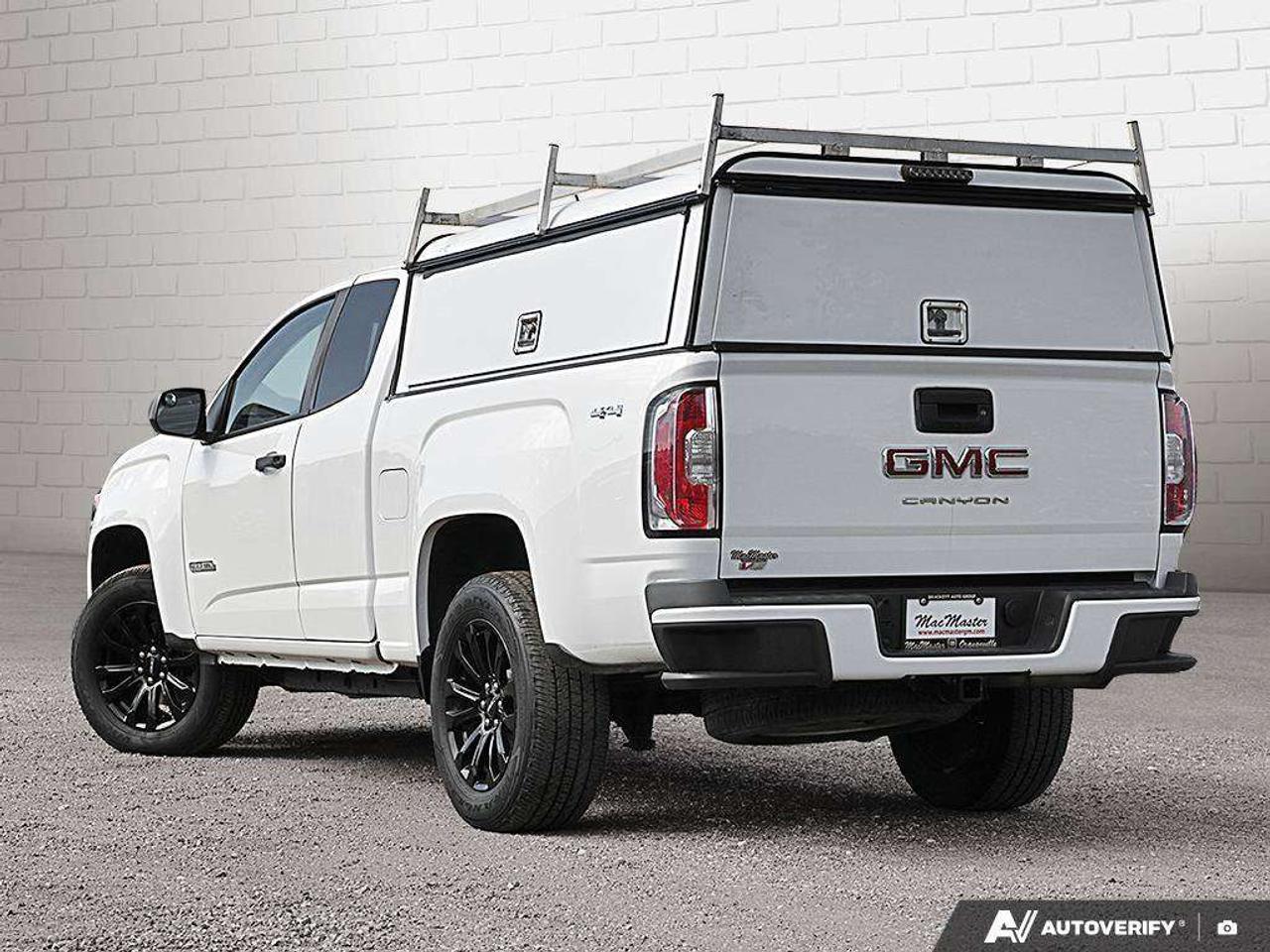 2022 GMC Canyon 3.6L V6, 4X4, ALLOYS, CLOTH, 1-OWNER, MACMASTER ORIGINAL, CERTIFIED AS-TRADED! Photo