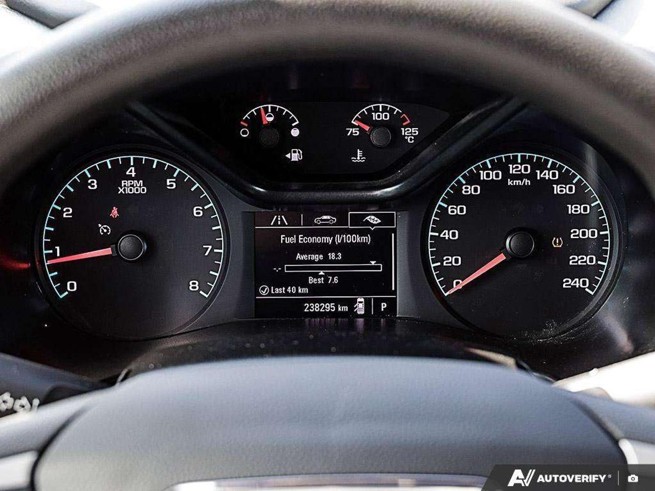 2022 GMC Canyon 3.6L V6, 4X4, ALLOYS, CLOTH, 1-OWNER, MACMASTER ORIGINAL, CERTIFIED AS-TRADED! Photo