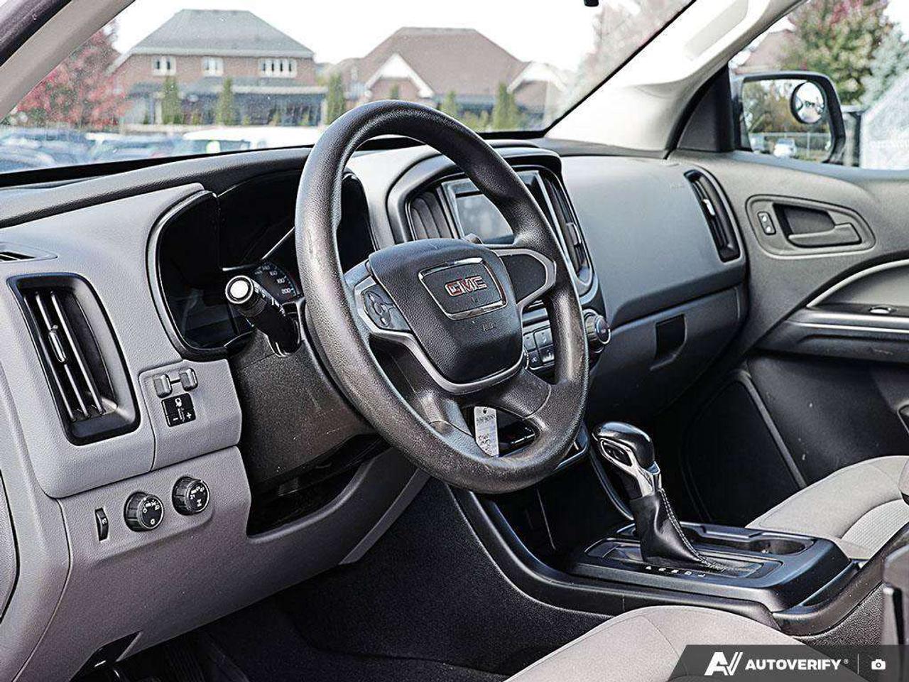 2022 GMC Canyon 3.6L V6, 4X4, ALLOYS, CLOTH, 1-OWNER, MACMASTER ORIGINAL, CERTIFIED AS-TRADED! Photo