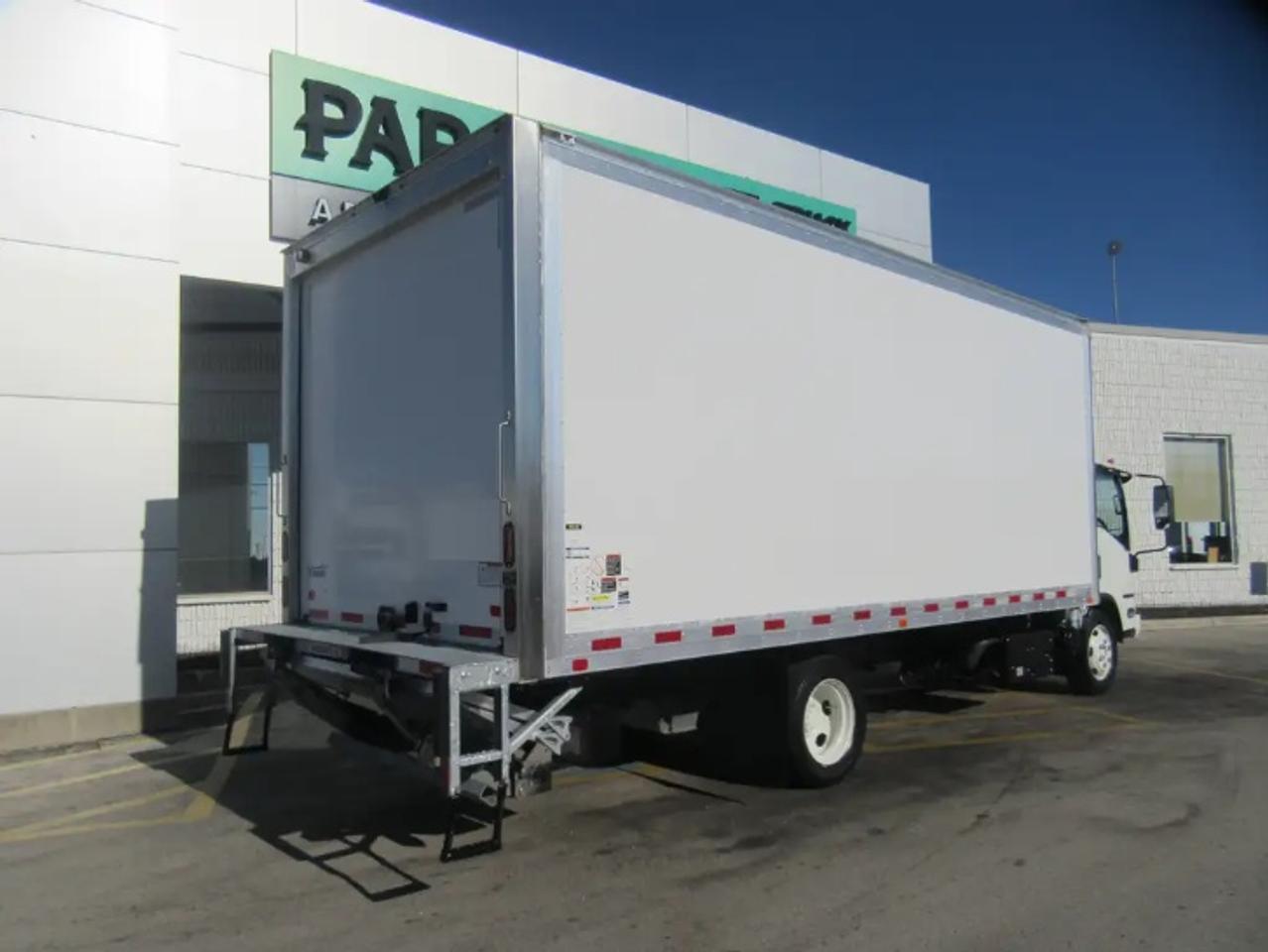 2024 Isuzu NRR DIESEL 20FT HIGH & WIDE BOX POWER LIFTGATE Photo