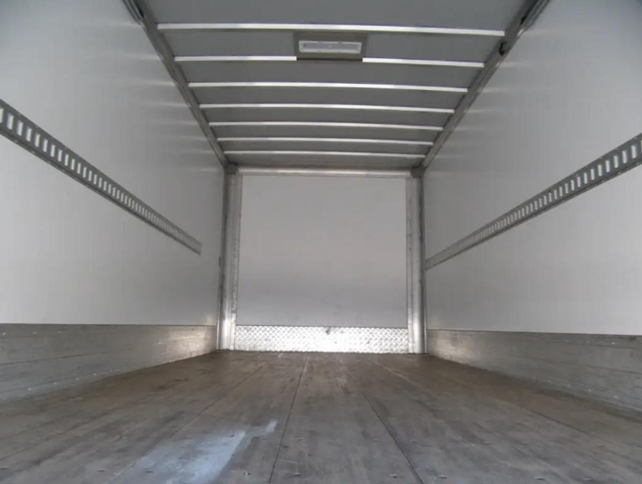 2024 Isuzu NRR DIESEL 20FT HIGH & WIDE BOX POWER LIFTGATE Photo